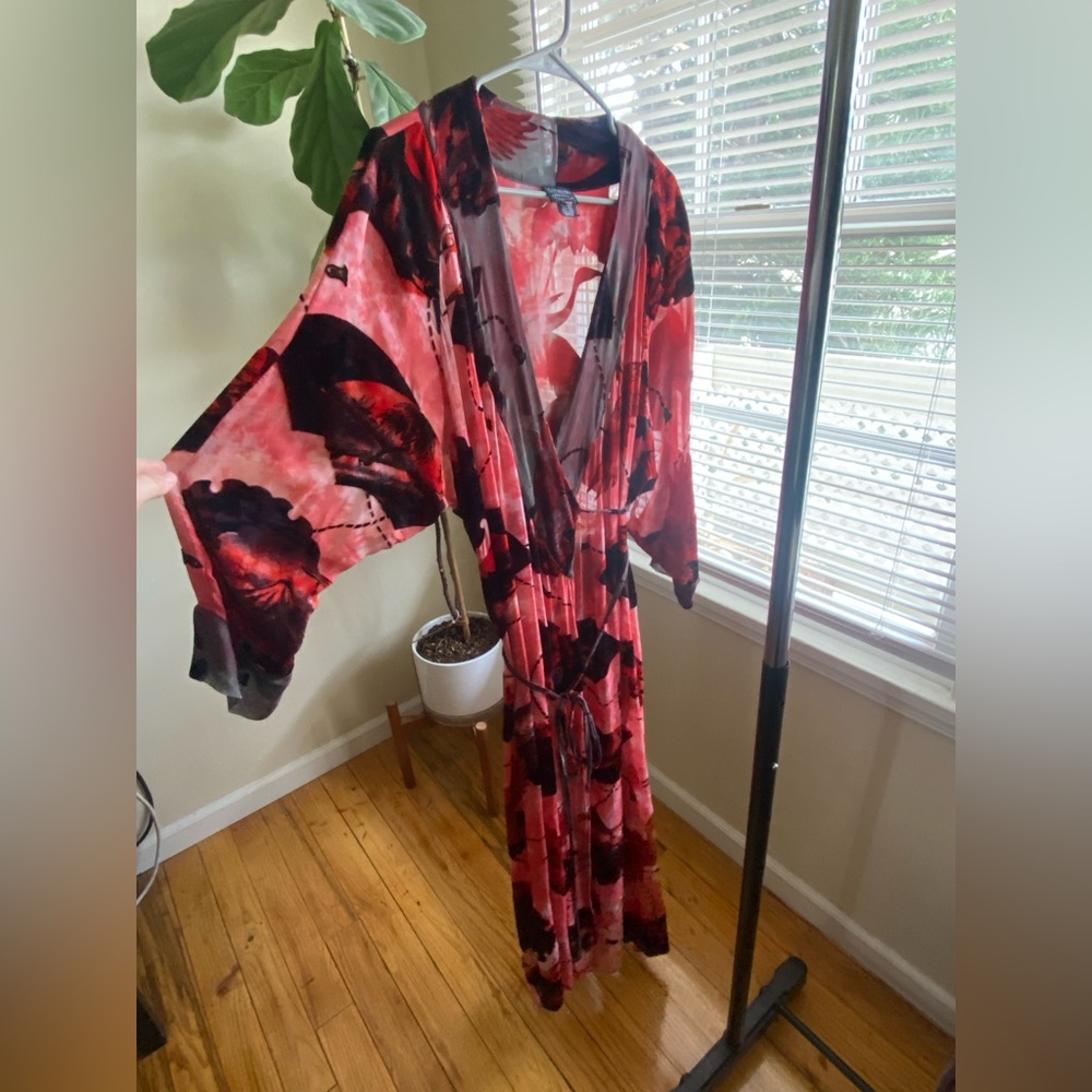 Citron Santa Monica Crane Robe in Red L
